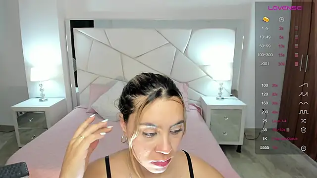 Karen-Lynch naked in live sex video chat