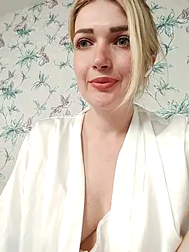 KateCrystal7 naked in live sex video chat