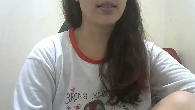 ladynandas2 naked in live sex video chat