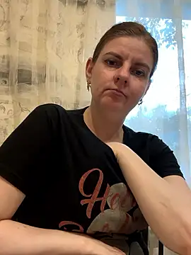 LateKot32 naked in live sex video chat