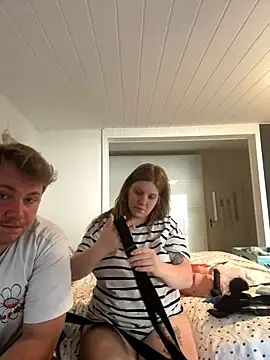 LenaundLeon naked in live sex video chat