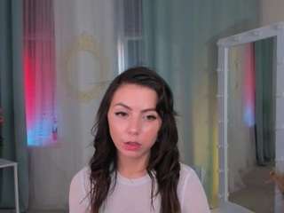Love-Lines on webcam for live free nude chat now
