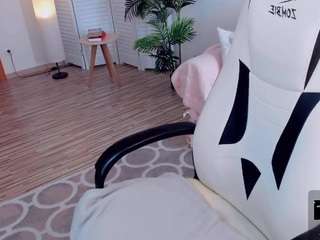 lucy-cami on webcam for live free nude chat now