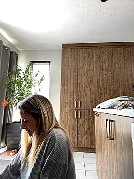 MadameAshleeyy naked in live sex video chat