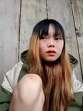 mailiu naked in live sex video chat