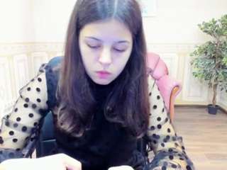 MollyOwens on webcam for live free nude chat now