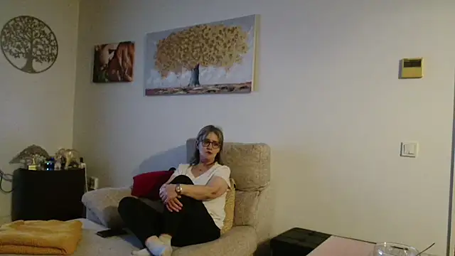 newcutecouple naked in live sex video chat