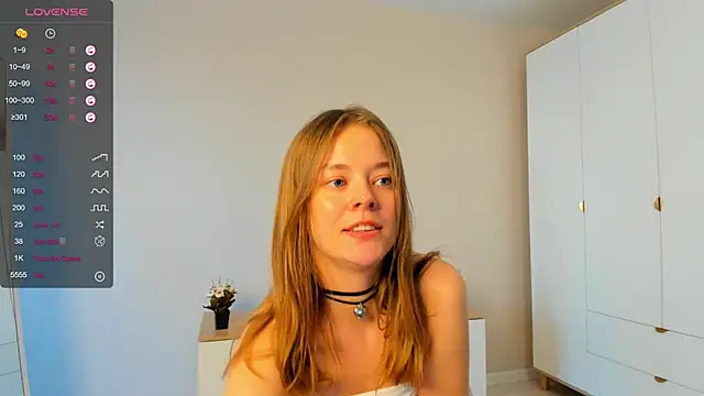 NinaCoxn naked in live sex video chat