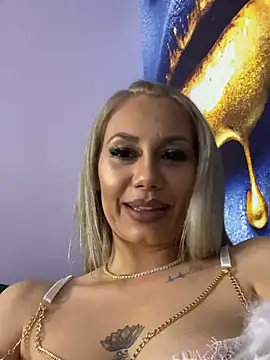 RubyAllistonX naked in live sex video chat