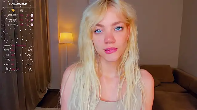 SnowWhitevh naked in live sex video chat
