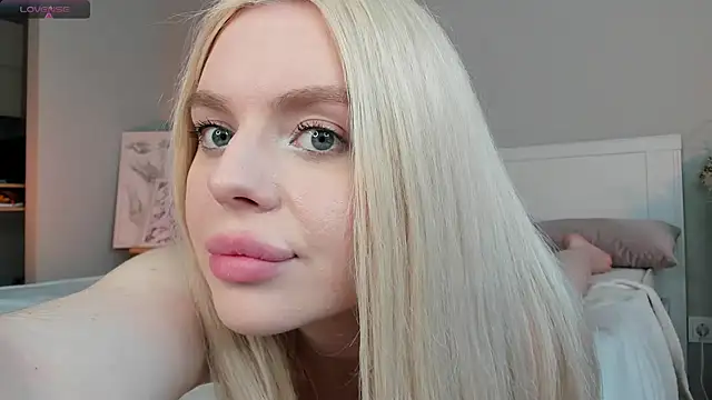 Sunshy_ naked in live sex video chat