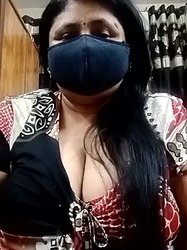 Sweetsiya naked in live sex video chat