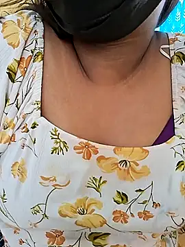 Tamilshweta naked in live sex video chat