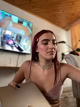 Tatianaa_pinkk_ naked in live sex video chat