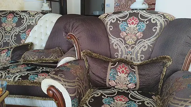 TUNDEROSE1 naked in live sex video chat