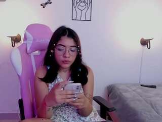 VennusJb on webcam for live free nude chat now