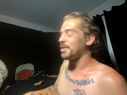 CJnDee naked in live sex video chat