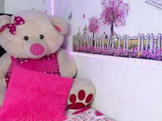 Daiyan-Collins on webcam for live free nude chat now