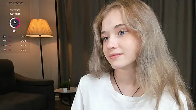 EdlinHargus naked in live sex video chat