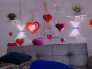 girl-lauris18 on webcam for live free nude chat now