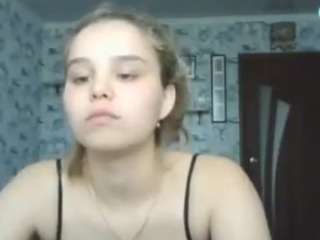 JuicyStrawberries4you on webcam for live free nude chat now