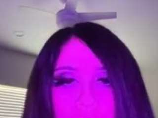 omgyobuttercup on webcam for live free nude chat now