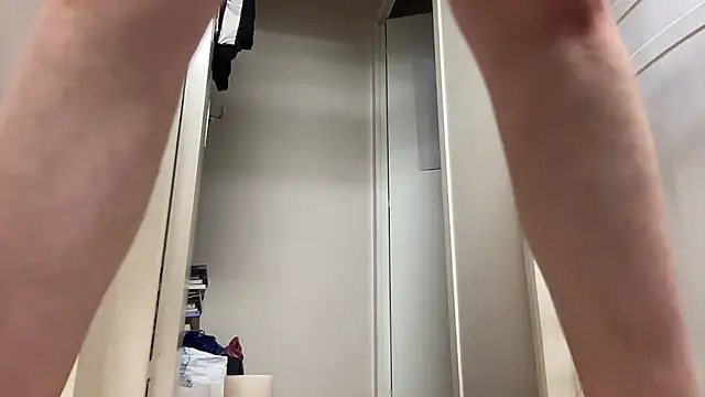 Queen-jullietta naked in live sex video chat