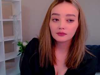 SuoliHott on webcam for live free nude chat now