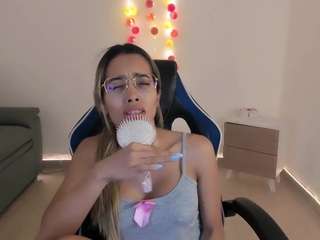 zoebridge on webcam for live free nude chat now