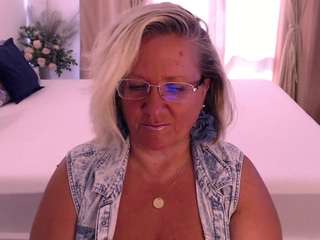 Arony on webcam for live free nude chat now