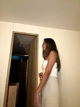 Bella_cutte_ naked in live sex video chat