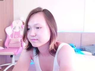 BettiSyong on webcam for live free nude chat now