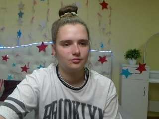 CarolineMiller on webcam for live free nude chat now