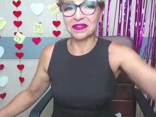 EllaBonito on webcam for live free nude chat now