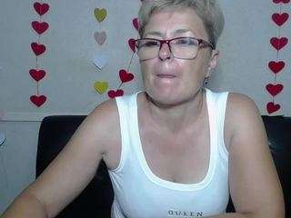 EmiliaGree on webcam for live free nude chat now