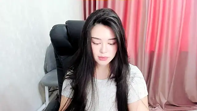 hanawasakura naked in live sex video chat