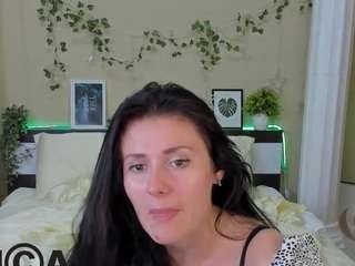 helen-wave on webcam for live free nude chat now