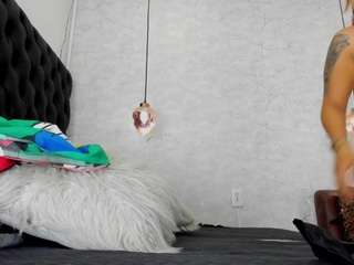 Irina-Rouss on webcam for live free nude chat now