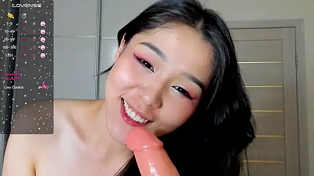 JamieNyam naked in live sex video chat