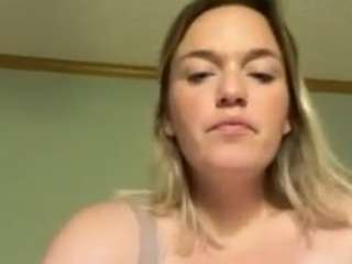 kellysparkle23 on webcam for live free nude chat now