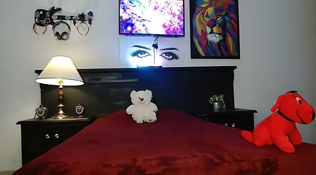 Petite_and_dolls naked in live sex video chat