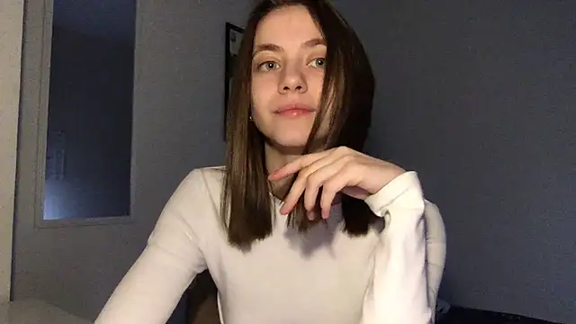 Riasha naked in live sex video chat