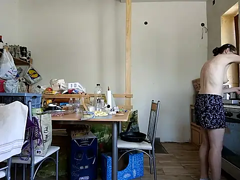 Submissive_hairy_mommy naked in live sex video chat