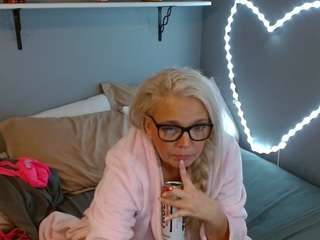 Tiffanianne on webcam for live free nude chat now