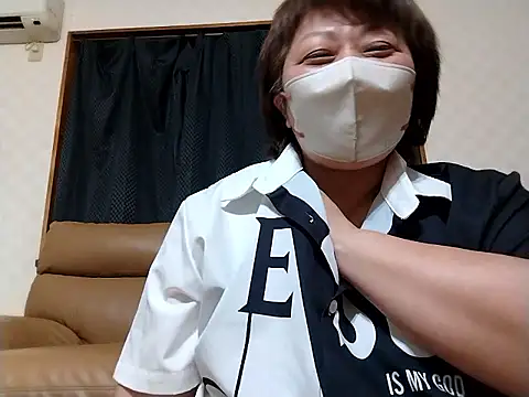 UsaLizu62 naked in live sex video chat