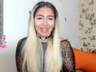BelleHalle on webcam for live free nude chat now