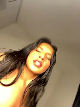 Dulceeany naked in live sex video chat