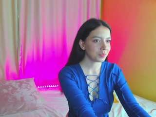 Emily-Walsh on webcam for live free nude chat now