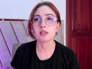 EmilyWatsonn on webcam for live free nude chat now