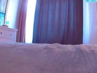 HotbeAnuta on webcam for live free nude chat now